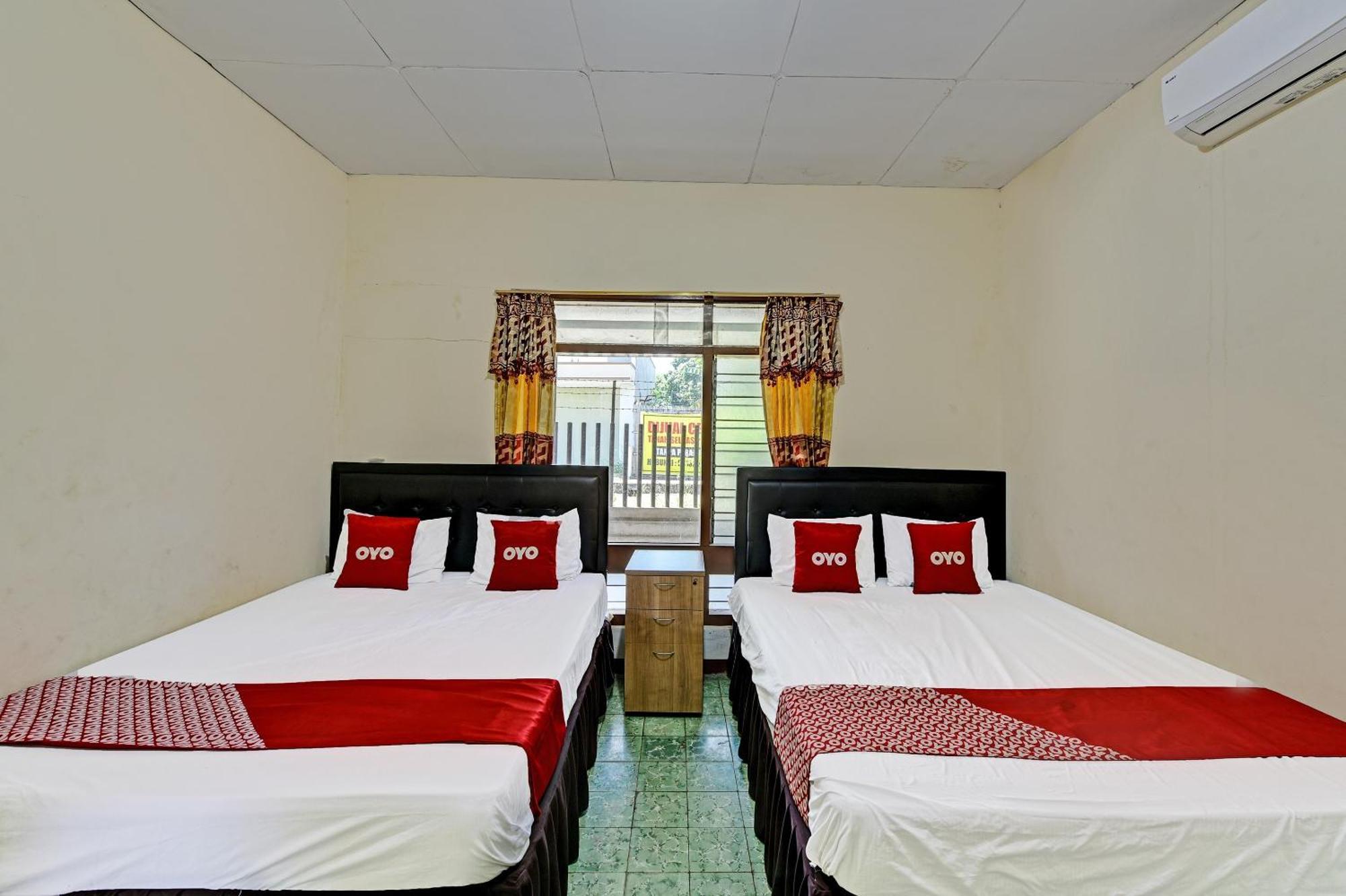 Oyo 90443 Hotel New Kartika In Cilopadang Esterno foto