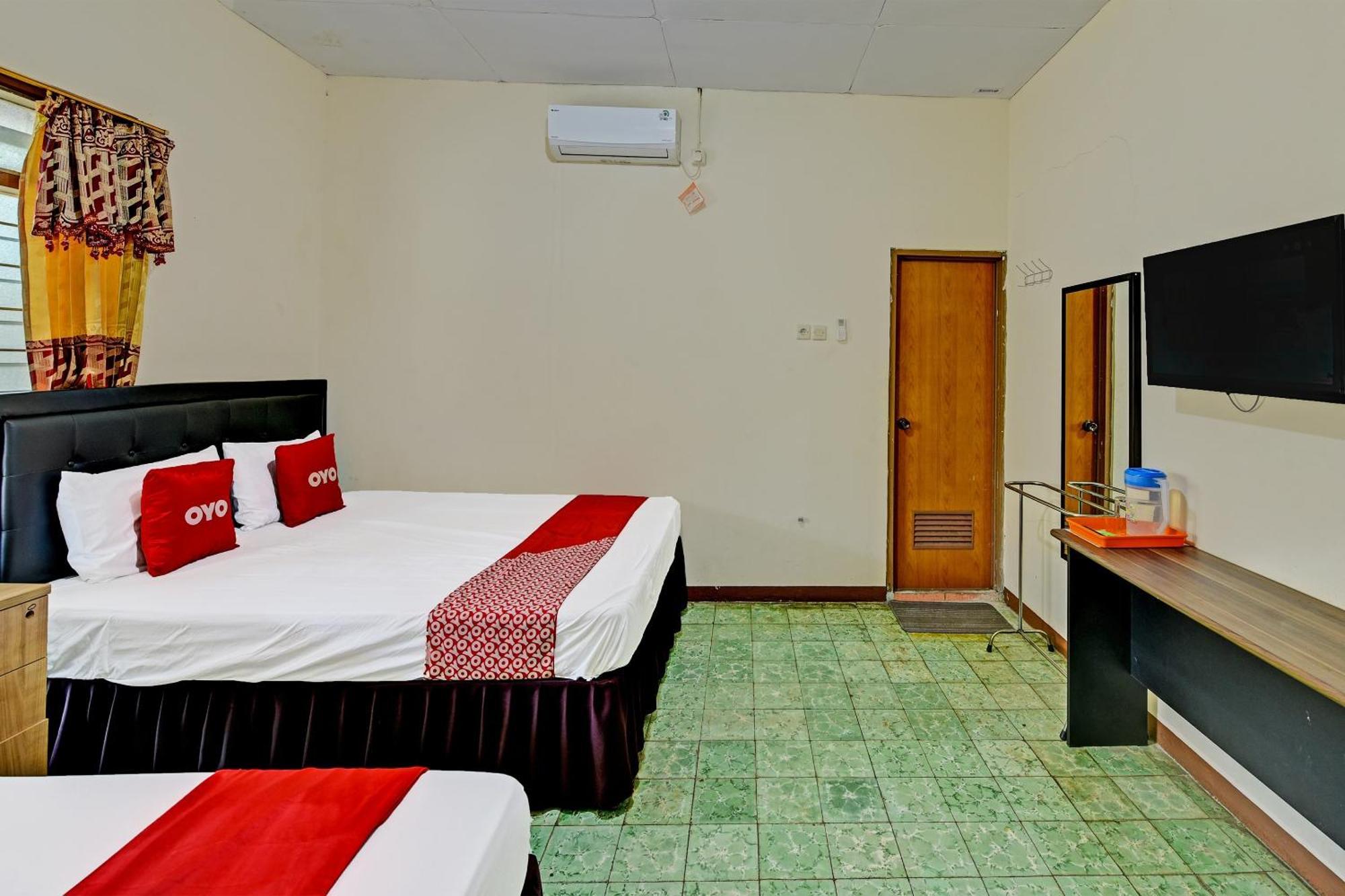 Oyo 90443 Hotel New Kartika In Cilopadang Esterno foto